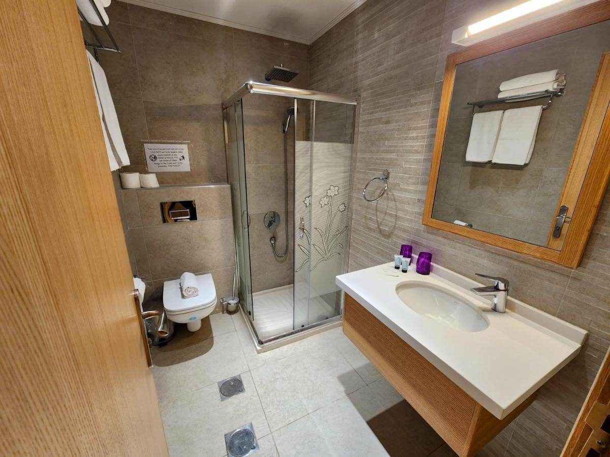 St Andrew'S Guesthouse - Ramallah Buitenkant foto