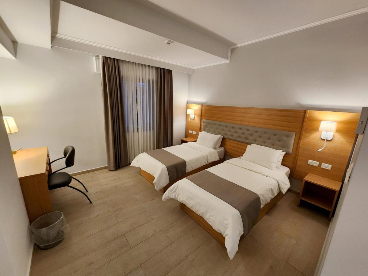 St Andrew'S Guesthouse - Ramallah Buitenkant foto
