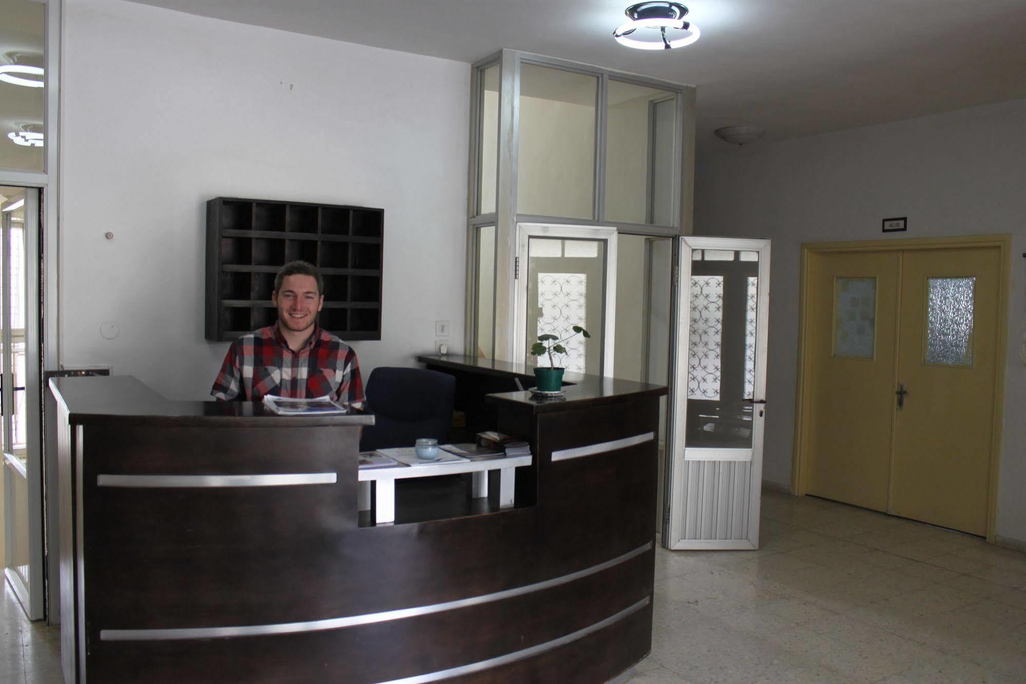 St Andrew'S Guesthouse - Ramallah Buitenkant foto